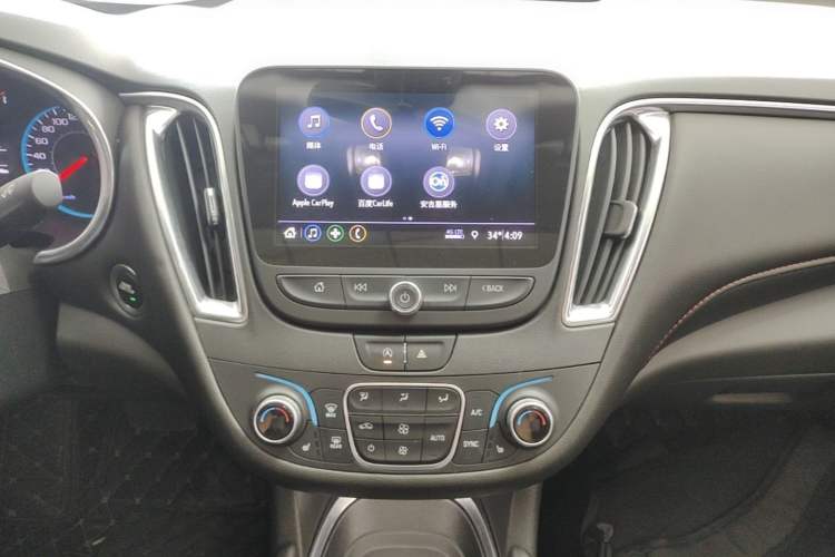 Used Chevrolet Malibu XL 2019 Redline 550T Automatic Sport Edition Audio And AC Panel