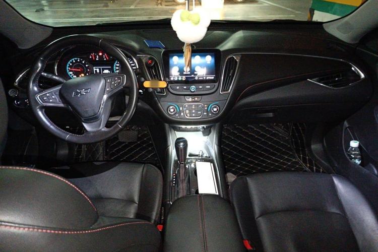 Used Chevrolet Malibu XL 2019 Redline 550T Automatic Sport Edition Center Console