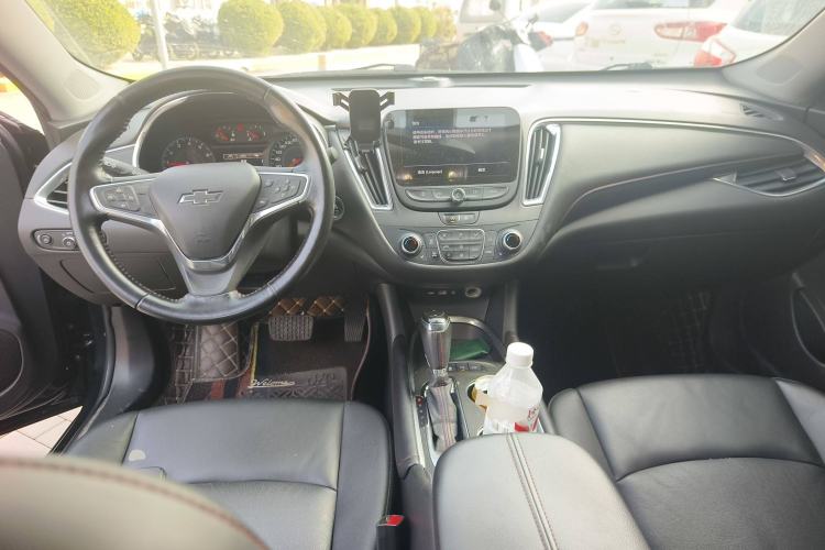 Used Chevrolet Malibu XL 2019 Redline 550T Automatic Sport Edition Center Console