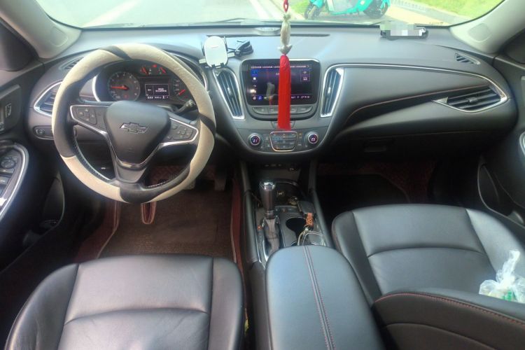 Used Chevrolet Malibu XL 2019 Redline 550T Automatic Sport Edition Center Console