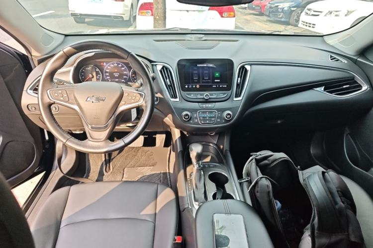 Used Chevrolet Malibu XL 2019 535T CVT Active Version Center Console