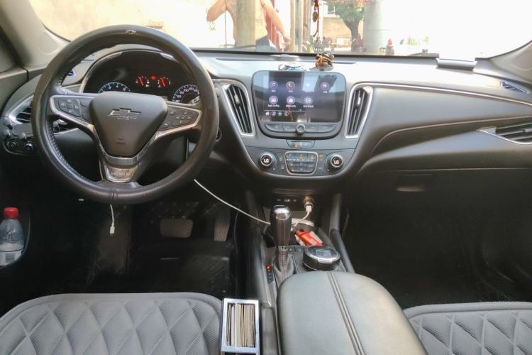 Used Chevrolet Malibu XL 2019 Redline 550T Automatic Sport Edition Center Console