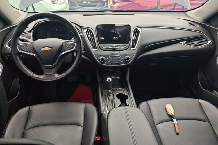 Used Chevrolet Malibu XL 2019 535T CVT Active Version Center Console