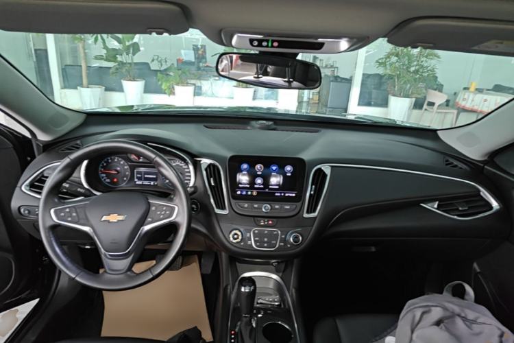 Used Chevrolet Malibu XL 2019 535T CVT Active Version Center Console