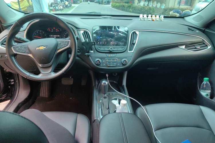 Used Chevrolet Malibu XL 2019 535T CVT Active Version Center Console