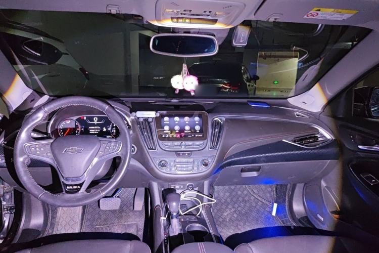 Used Chevrolet Malibu XL 2019 Redline 550T Automatic Smart Edition Center Console