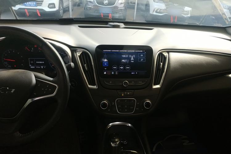 Used Chevrolet Malibu XL 2019 Redline 550T Automatic Sport Edition Center Console