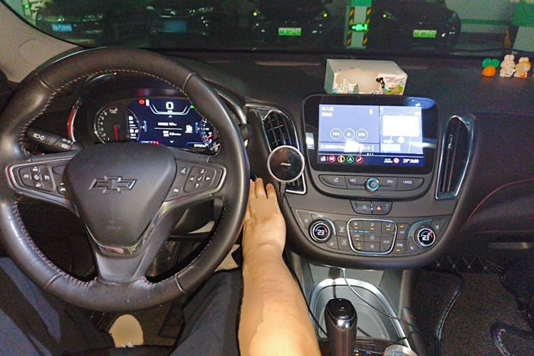 Used Chevrolet Malibu XL 2019 Redline 550T Automatic Smart Edition Center Console