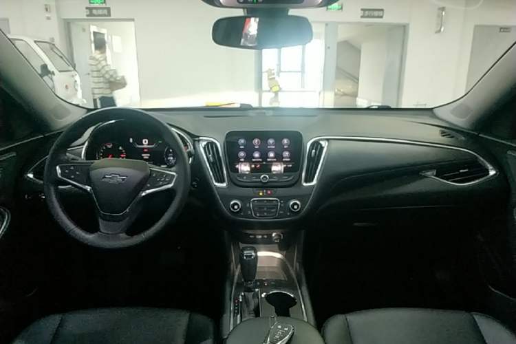 Used Chevrolet Malibu XL 2019 Redline 550T Automatic RuiLian Edition Center Console