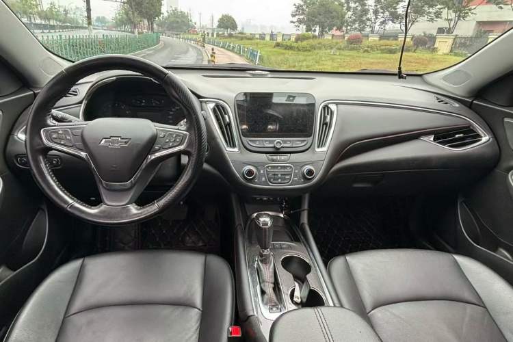 Used Chevrolet Malibu XL 2019 Redline 550T Automatic Sport Edition Center Console