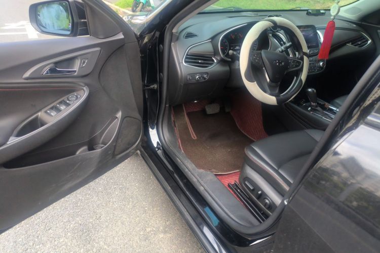 Used Chevrolet Malibu XL 2019 Redline 550T Automatic Sport Edition Driver Seat