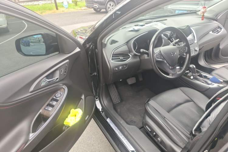 Used Chevrolet Malibu XL 2019 Redline 550T Automatic Smart Edition Driver Seat