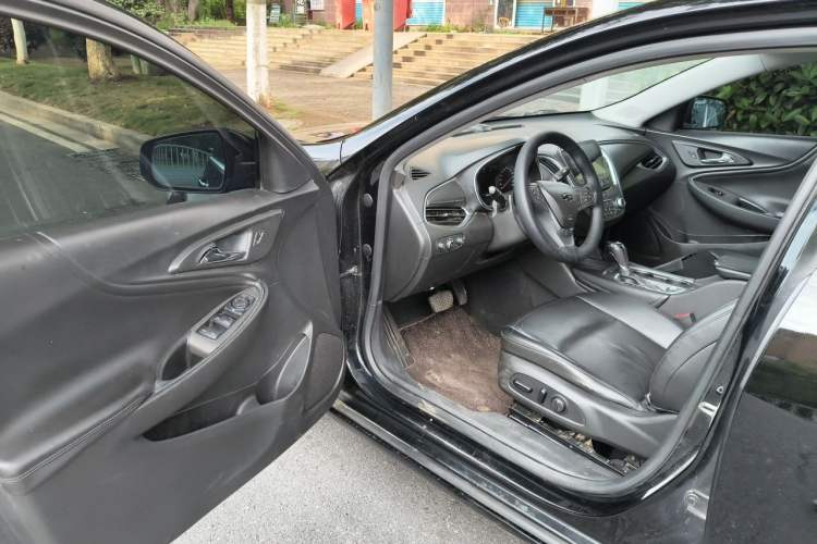 Used Chevrolet Malibu XL 2019 535T CVT Active Version Driver Seat