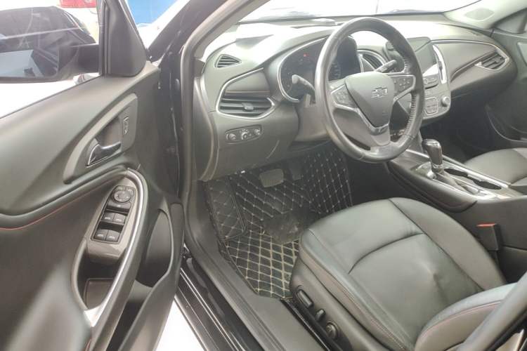 Used Chevrolet Malibu XL 2019 Redline 550T Automatic Sport Edition Driver Seat