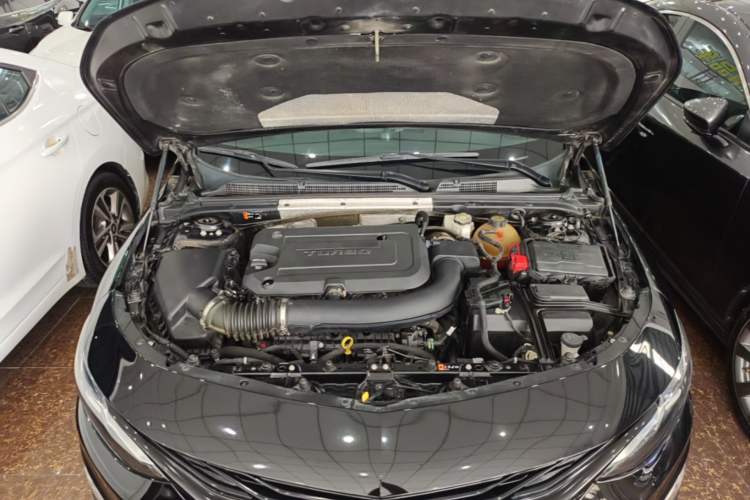Used Chevrolet Malibu XL 2019 Redline 550T Automatic RuiLian Edition Engine Bay
