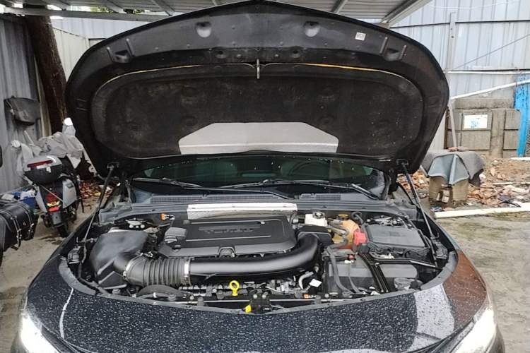 Used Chevrolet Malibu XL 2019 Redline 550T Automatic RuiLian Edition Engine Bay