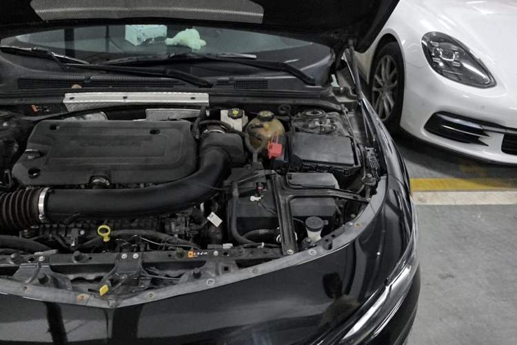 Used Chevrolet Malibu XL 2019 Redline 550T Automatic Smart Edition Engine Bay Left