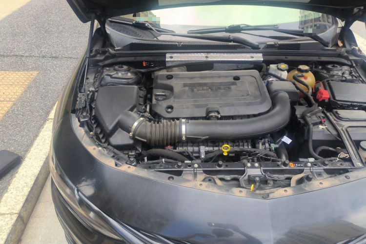 Used Chevrolet Malibu XL 2019 Redline 550T Automatic Sport Edition Engine Bay Right