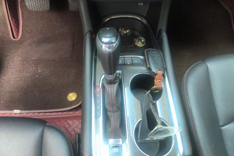 Used Chevrolet Malibu XL 2019 Redline 550T Automatic Sport Edition Gear Lever