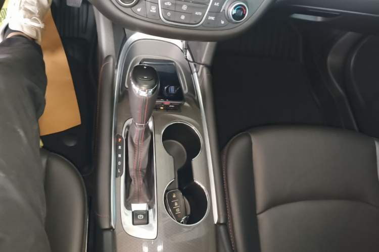 Used Chevrolet Malibu XL 2019 Redline 550T Automatic Sport Edition Gear Lever