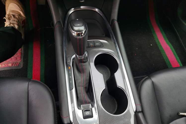 Used Chevrolet Malibu XL 2019 Redline 550T Automatic Sport Edition Gear Lever