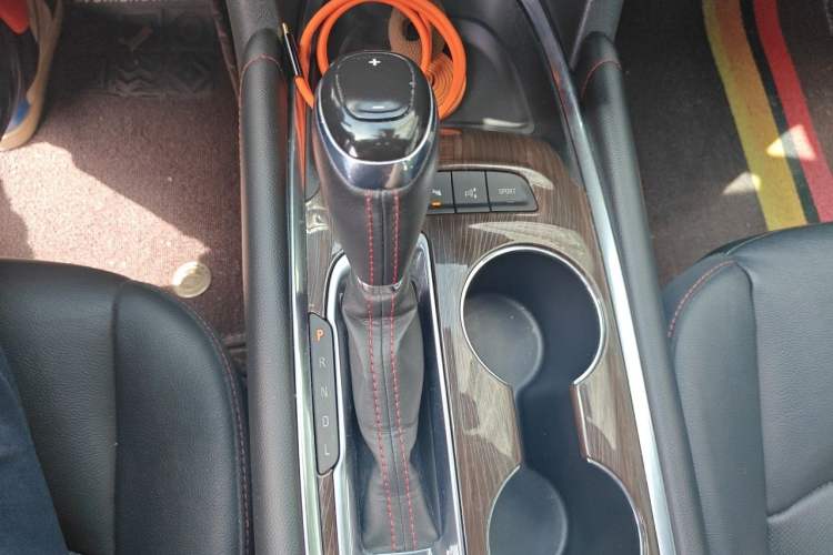 Used Chevrolet Malibu XL 2019 Redline 550T Automatic Smart Edition Gear Lever