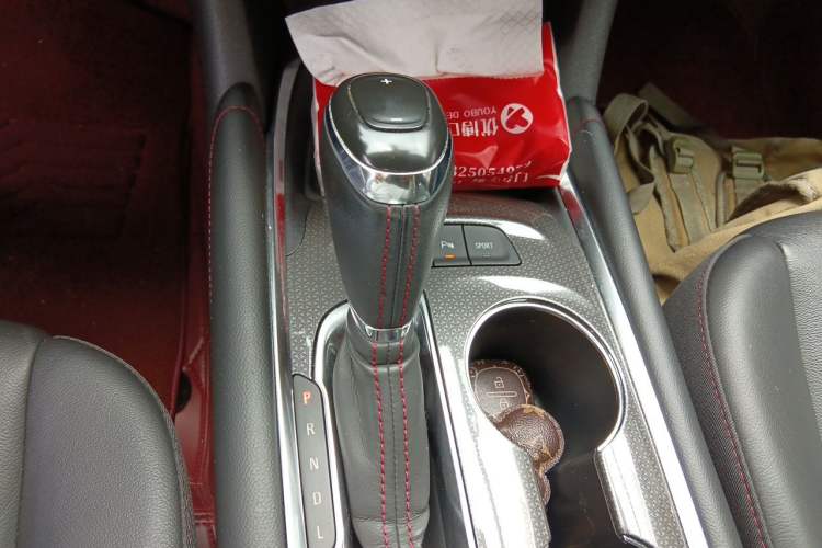 Used Chevrolet Malibu XL 2019 Redline 550T Automatic Sport Edition Gear Lever