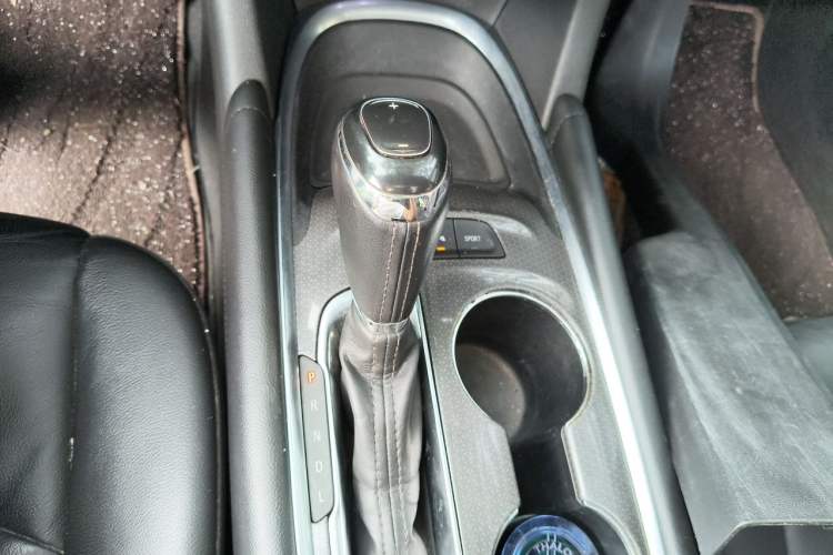 Used Chevrolet Malibu XL 2019 535T CVT Active Version Gear Lever