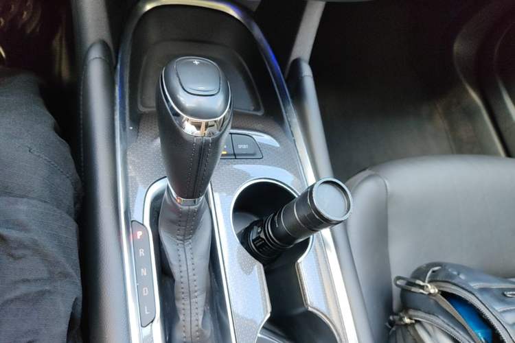 Used Chevrolet Malibu XL 2019 535T CVT Active Version Gear Lever