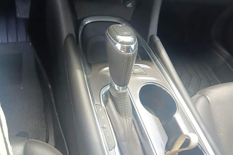 Used Chevrolet Malibu XL 2019 535T CVT Active Version Gear Lever