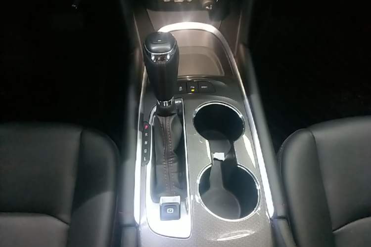 Used Chevrolet Malibu XL 2019 Redline 550T Automatic RuiLian Edition Gear Lever