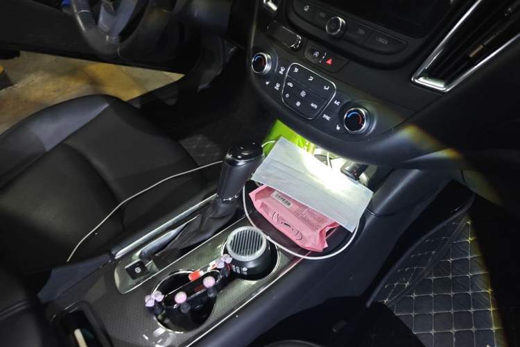 Used Chevrolet Malibu XL 2019 535T CVT Active Version Gear Lever