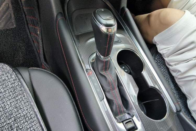 Used Chevrolet Malibu XL 2019 Redline 550T Automatic RuiLian Edition Gear Lever