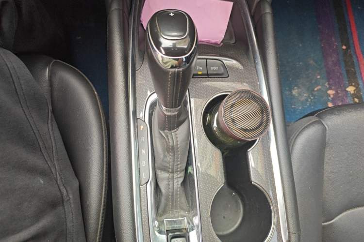 Used Chevrolet Malibu XL 2019 535T CVT RuiLian Edition Gear Lever