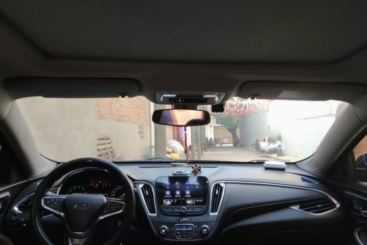 Used Chevrolet Malibu XL 2019 Redline 550T Automatic Sport Edition Headliner