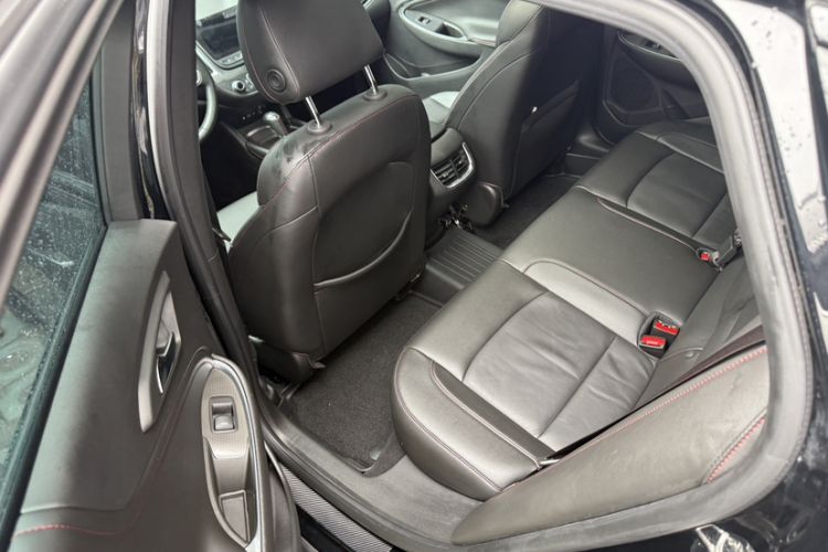 Used Chevrolet Malibu XL 2019 Redline 550T Automatic Sport Edition Interior 10