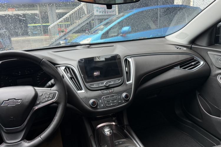 Used Chevrolet Malibu XL 2019 Redline 550T Automatic Sport Edition Interior 12