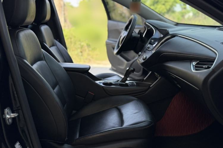 Used Chevrolet Malibu XL 2019 Redline 550T Automatic Sport Edition Interior 2