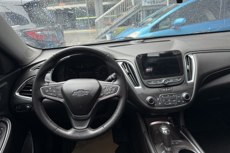 Used Chevrolet Malibu XL 2019 Redline 550T Automatic Sport Edition Interior 3