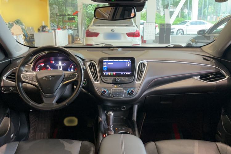 Used Chevrolet Malibu XL 2019 Redline 550T Automatic Smart Edition Interior 3