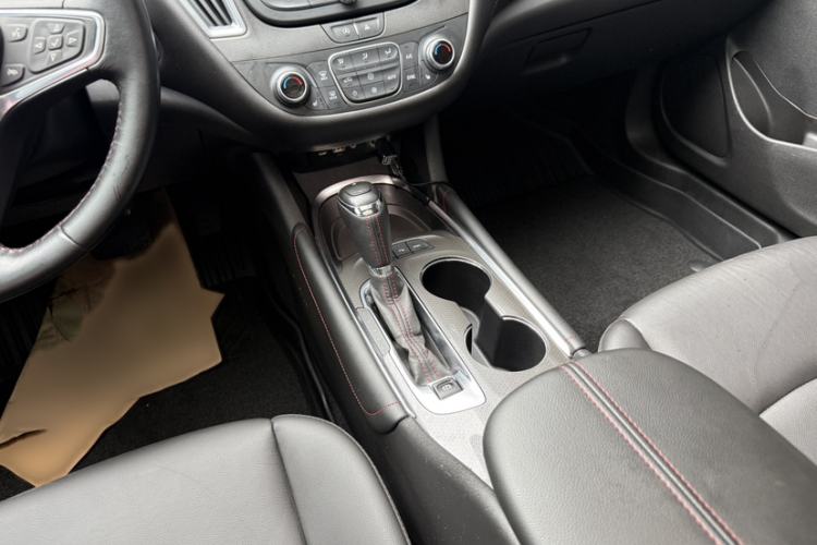 Used Chevrolet Malibu XL 2019 Redline 550T Automatic Sport Edition Interior 4