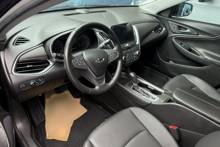 Used Chevrolet Malibu XL 2019 Redline 550T Automatic Sport Edition Interior 5