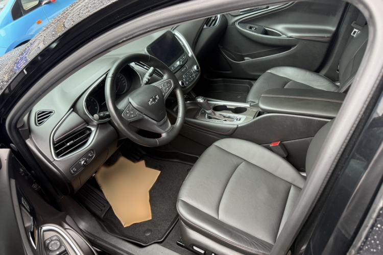 Used Chevrolet Malibu XL 2019 Redline 550T Automatic Sport Edition Interior 6