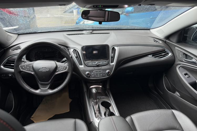 Used Chevrolet Malibu XL 2019 Redline 550T Automatic Sport Edition Interior 9