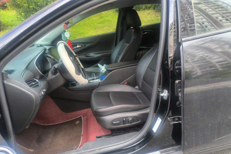 Used Chevrolet Malibu XL 2019 Redline 550T Automatic Sport Edition Left Front Seat