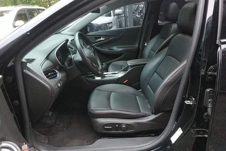 Used Chevrolet Malibu XL 2019 Redline 550T Automatic Sport Edition Left Front Seat