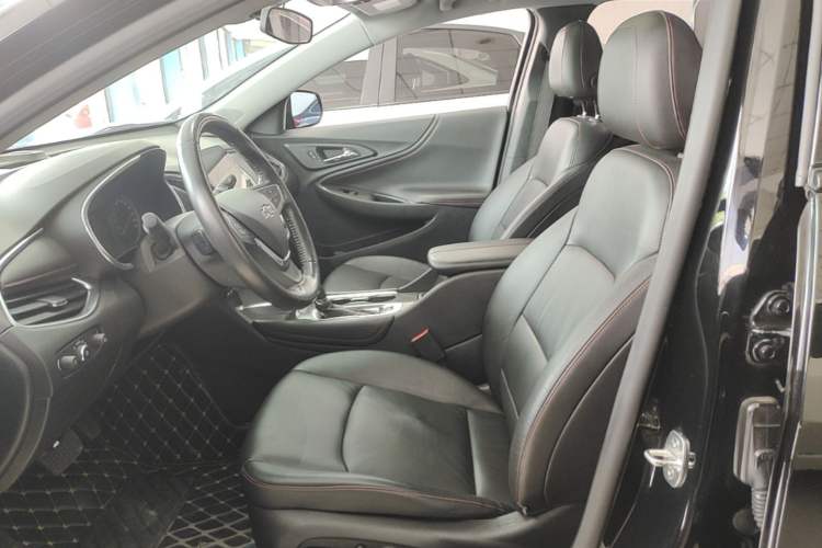 Used Chevrolet Malibu XL 2019 Redline 550T Automatic Sport Edition Left Front Seat