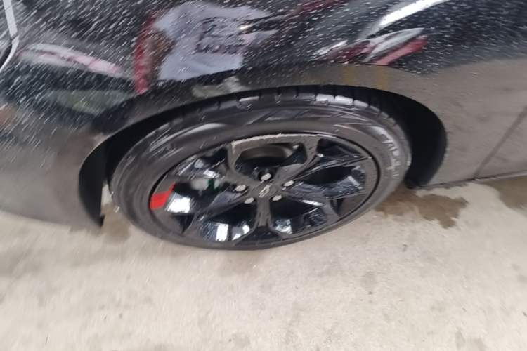 Used Chevrolet Malibu XL 2019 Redline 550T Automatic Sport Edition Left Front Wheel Hub