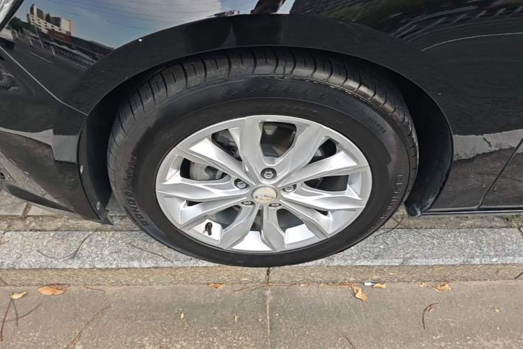 Used Chevrolet Malibu XL 2019 535T CVT Active Version Left Front Wheel Hub