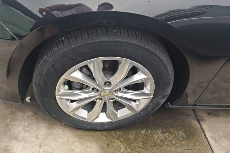 Used Chevrolet Malibu XL 2019 535T CVT Active Version Left Front Wheel Hub